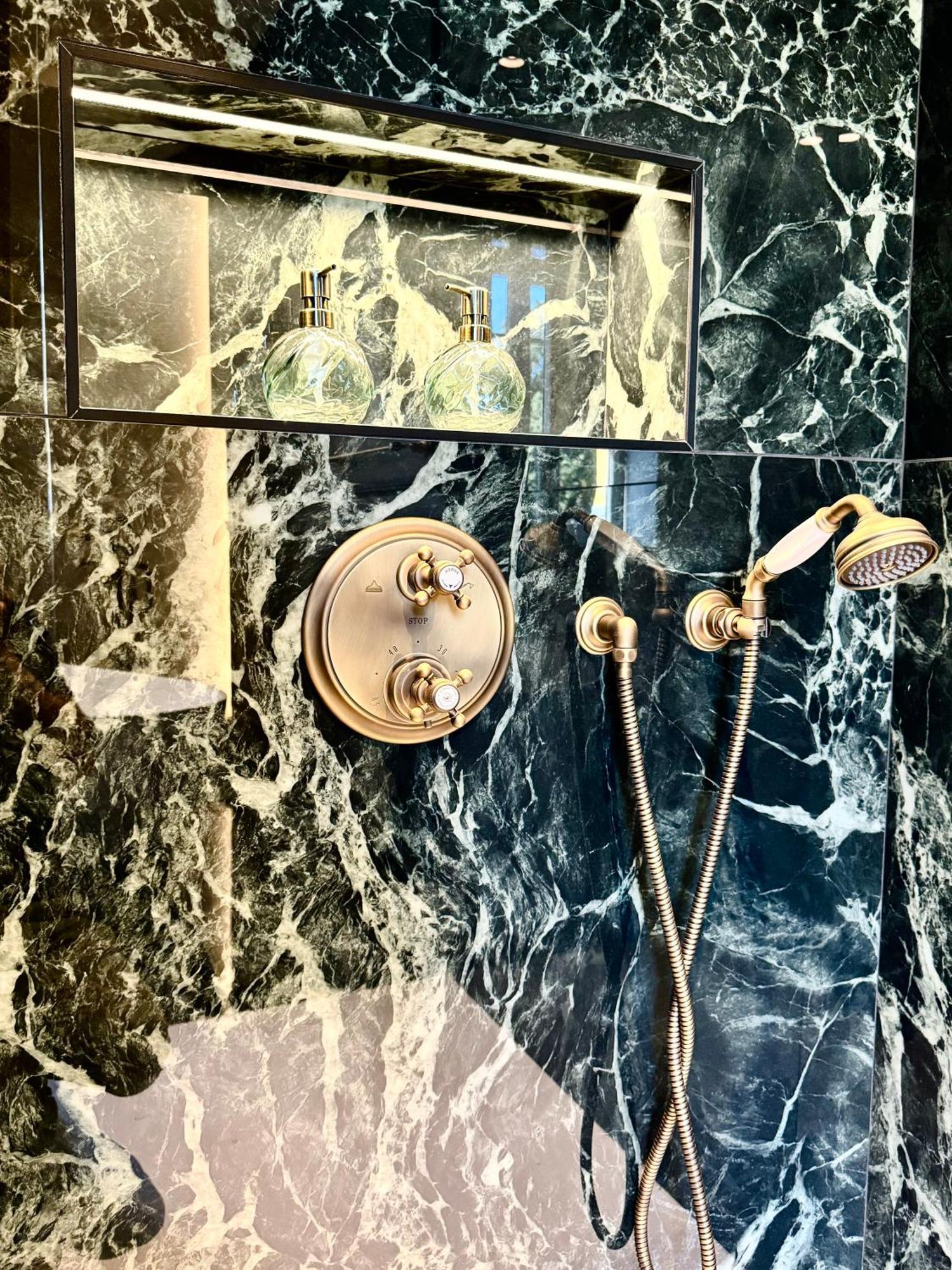 Clos Du Cedre - Chambres D'Hotes D'Exception, Luxury B&B A Динан Экстерьер фото